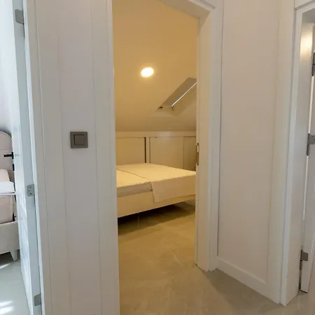Villa Aurea Daily Weekly *