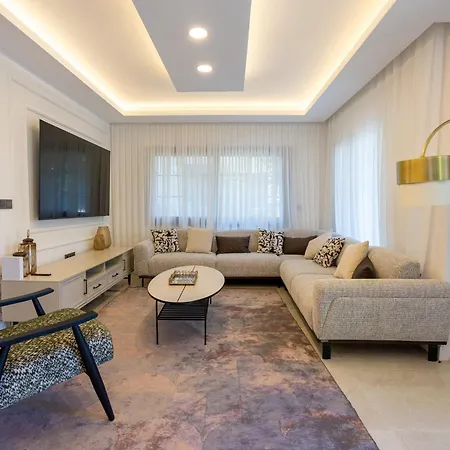 Aurea Daily Weekly Villa *