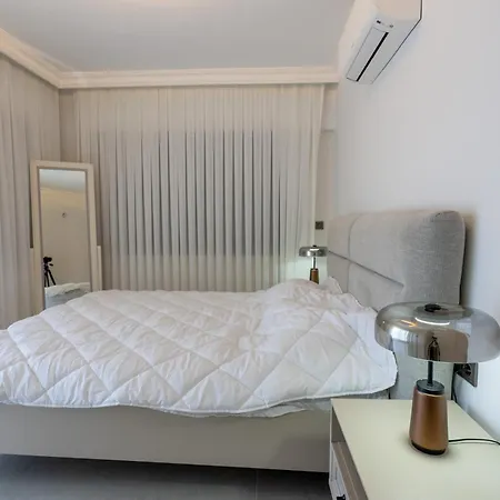 Villa Aurea Daily Weekly