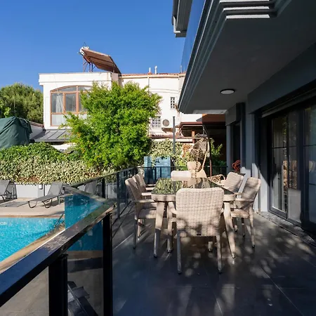 Villa Aurea Daily Weekly
