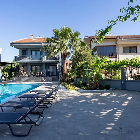Villa Aurea Daily Weekly